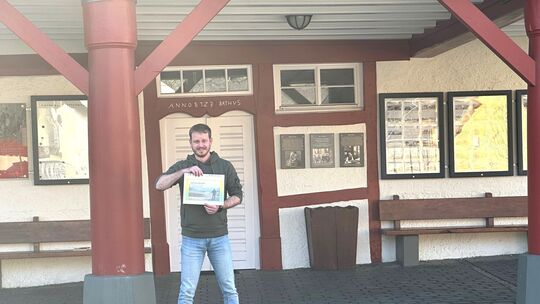 Das alte Rathaus in Rhaunen ist für Carsten Beicht ein Symbol für Heimat. Der 38-jährige Zeitsoldat wohnt weiter in seinem Heima