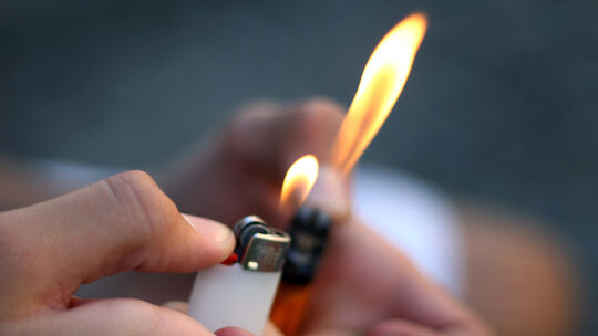 Weil er unter anderem zwei Feuerzeuge aus einem Betzdorfer Kiosk gestohlen haben soll, muss sich ein 36-Jähriger aktuell vor dem