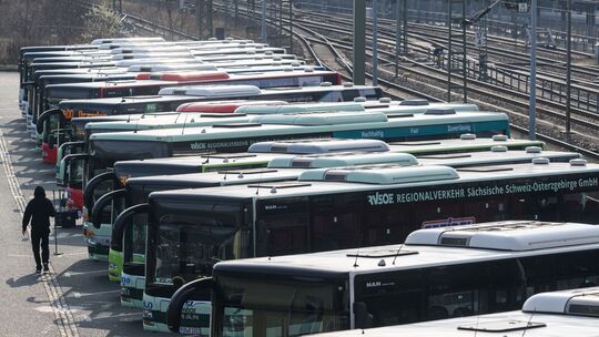 Warnstreik im öffentlichen Nahverkehr Warnstreik im öffentlichen Nahverkehr