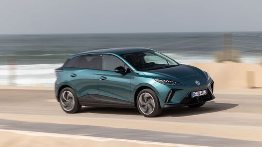 Fahransicht des neuen MG4 EV Premium Fahransicht des neuen MG4 EV Premium