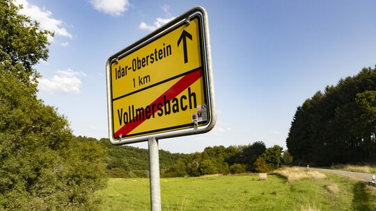 In Vollmersbach ist ein Streit um die wiederkehrenden Straßenausbaubeiträge entbrannt.