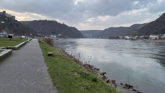 Das Land Rheinland-Pfalz und die Stadt St. Goar wollen das Rheinvorland zwischen Rheinbalkon und ehemaliger Panzerrampe umgestal