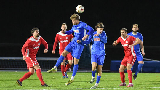 Die SG Eintracht Bad Kreuznach (blaue Trikots) und die SG Hüffelsheim sind in der Verbandsliga Südwest beheimatet. Unter anderem