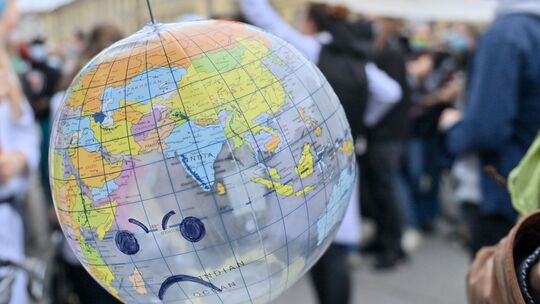 Die Erde dreht sich jetzt langsamer als in Millionen Jahren zuvor. Das haben Forscher herausgefunden.