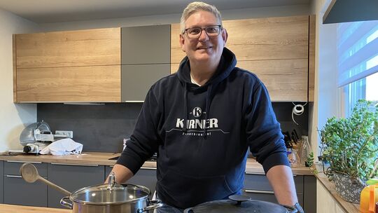 Stephan Dreher ist leidenschaftlicher Koch, auch für die VG Herrstein Rhaunen hat er ein Rezept.