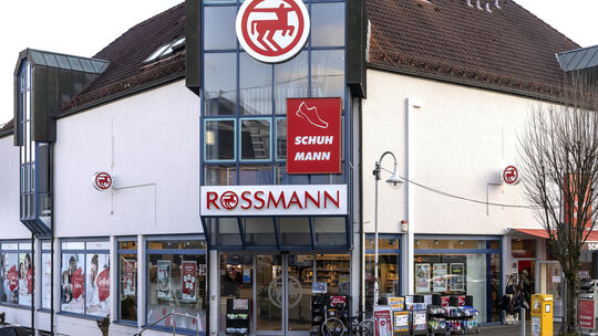 Die Rossmann-Filiale in der Bad Marienberger Innenstadt ist ein Kundenmagnet. Die Stadtspitze und die Werbegemeinschaft bedauern