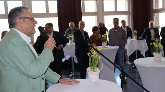 Oberbürgermeister Thomas Feser rief mit Hinblick auf das Bundesgartenschaujahr 2029 mit Bingen als Ankerpunkt zu Intiative und G