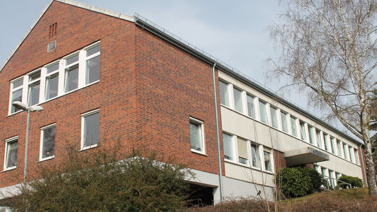 Beim Diezer Teppichmesser-Prozess geht es weiter. Amtsgerichtsdirektor Peter Stukenberg legt die Auffassung des Gerichts dar.