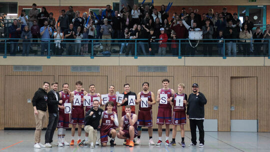 Sie wissen, bei wem sie sich zu bedanken haben: Mit den treuen Fans im Rücken blieb der BBC Montabaur in eigener Halle ungeschla