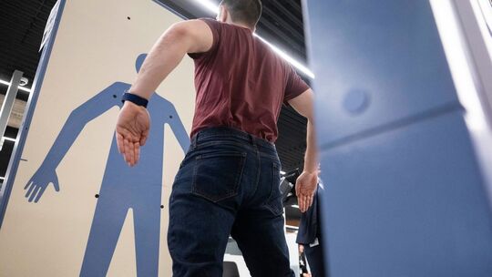 Sicherheitskontrolle am Stuttgarter Flughafen