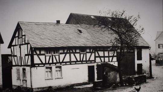 In der Rühscheider Ortschronik ist das Gehöft unter dem Namen geführt „Hampittersch (Mielchen)“.