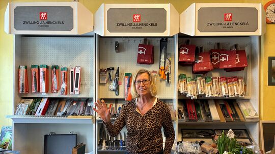 Inge Seebauer in ihrem Laden in der Baumgartenstraße: 46 Jahre hat sie den Laden mitgeführt, am Samstag ist dann endgültig Schlu