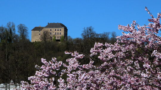So freundlich wie dieser Blick auf das Wahrzeichen der Stadt Westerburg sieht die Finanzlage der Stadt leider nicht aus. Vor wel
