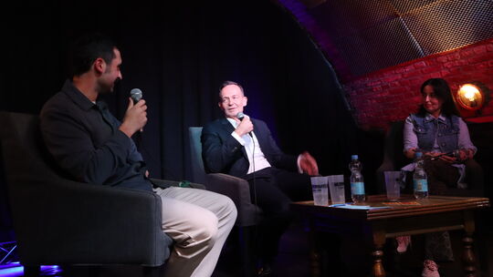 Unter Leitung von Marian Ristow (links) diskutierten Ex-Minister und Ex-FDP-Chef Volker Wissing und die Schriftstellerin Lana Lu