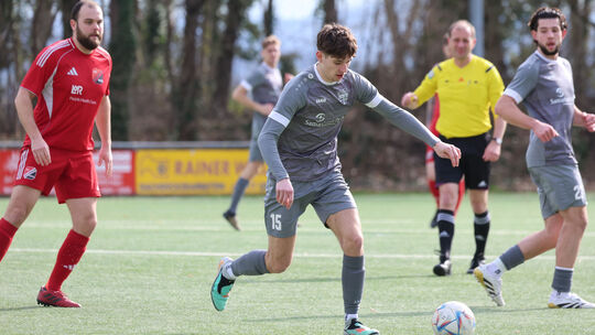Der CSV Neuwied (graue Trikots) unterlag am vergangenen Wochenende dem SV Melsbach überraschend mit 0:2. Bei der SG St. Katharin