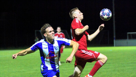 Können die Wirgeser um Euan Williams-Noss (links) den Höhenflug der Laubacher um den wie seine Elf formstarken Finn Jordan stopp