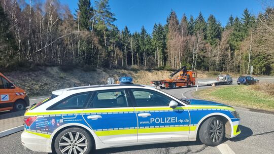 Auf der B412 war es am Mittwochmittag zu einem schweren Unfall gekommen.