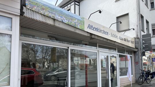 Die ehemalige Bäckerei Schumacher beherbergt momentan noch eine Ausstellung des Altenkirchener Kunstforums.