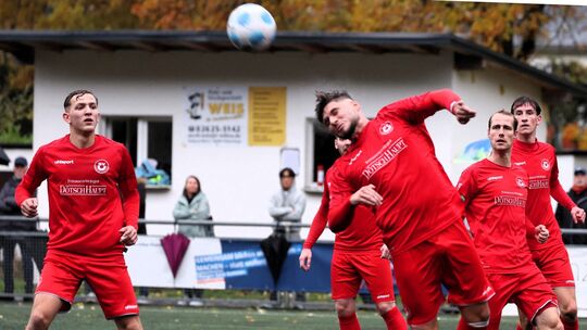 Voller Körpereinsatz muss der SV Untermosel zeigen, wenn er sich im Kampf um die Meisterschaft in der Bezirksliga Mitte gegen de