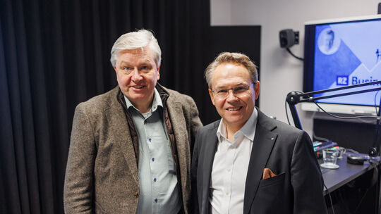 Im Business Talk, dem gemeinsamen Podcast der Rhein-Zeitung und Westerwaldbank, sprechen Lars Hennemann (links) und Dr. Ralf Köl Im Business Talk, dem gemeinsamen Podcast der Rhein-Zeitung und Westerwaldbank, sprechen Lars Hennemann (links) und Dr. Ralf Köl