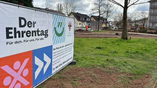 Auf dem Breslauer Platz sieht es derzeit noch recht trist aus, doch das soll sich bald ändern: Alle Andernacher sind eingeladen,