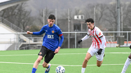 Die U17 der TuS Koblenz (hier mit Kapitän Milan Varvodic), erkämpfte sich am vergangenen Wochenende beim SC Freiburg einen Punkt