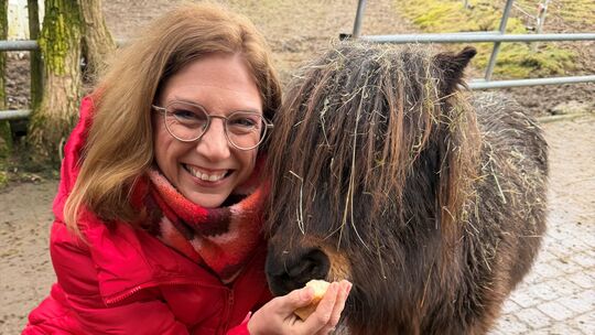 Sabine Bätzing-Lichtenthäler wählte als Treffpunkt für das Kandidatenporträt den Tierpark Niederfischbach. Hier entspannte sie b
