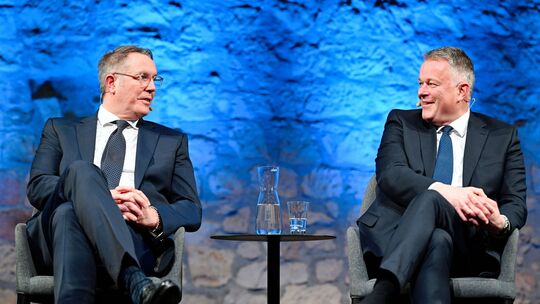 Wer darf künftig auf dem Stuhl des Ministerpräsidenten in der Mainzer Regierungszentrale Platz nehmen? SPD-Amtsinhaber Alexander