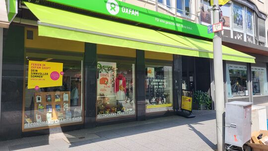 Wer bei Oxfam in der Schlossstraße einkauft, unterstützt damit Hilfsprojekte des Vereins Oxfam Deutschland.
