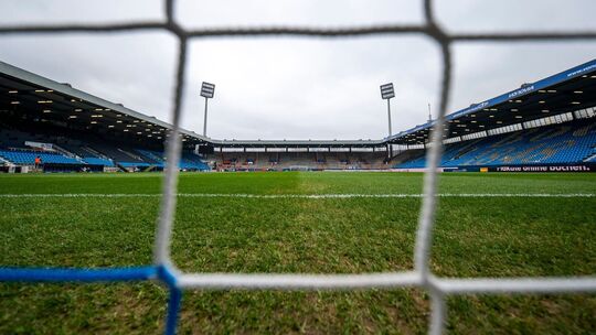 Fußballtor stürzt auf Kind - tot Fußballtor stürzt auf Kind - tot