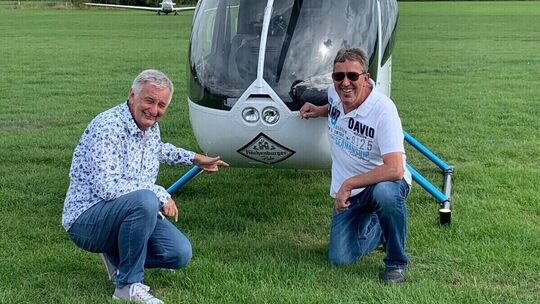 Gerne unterstützte der 60-jährige Klaus Strüder (rechts) die Stiftung Fly&Help des Kroppachers Reiner Meutsch anlässlich seines
