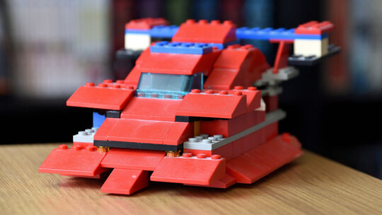 Das letzte Stück meiner Lego-Sammlung: Ein selbst gestalteter futuristischer Rennwagen