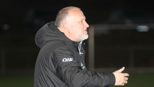 Wolfgang Krins hatte Grund zur Freude. Der Trainer der C-Junioren des SC Idar-Oberstein erlebte einen 2:0-Heimsiegg seiner Manns