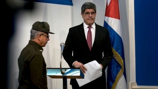 Carlos Fernandez de Cossio Carlos Fernandez de Cossio