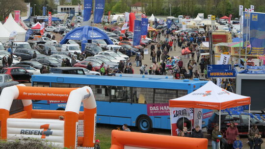 Der Automobilsalon Bad Kreuznach geht in seine 45. Ausgabe, und der Veranstalter sowie die Aussteller wünschen sich gutes Wetter