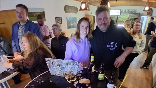 Sieger unter sich: Im Vereinsheim der Hundefreunde in Hettenrodt war die Stimmung bestens am Sonntagabend. Caroline Pehlke und M