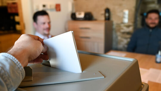 Noch bevor die letzte Auszählung in den Wahllokalen im Wahlkreis 16 beendet war, zeichnete sich der Sieg von Tobias Vogt (CDU) a