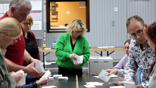 Auch in Gladbach wurden am Sonntag Stimmen ausgezählt.