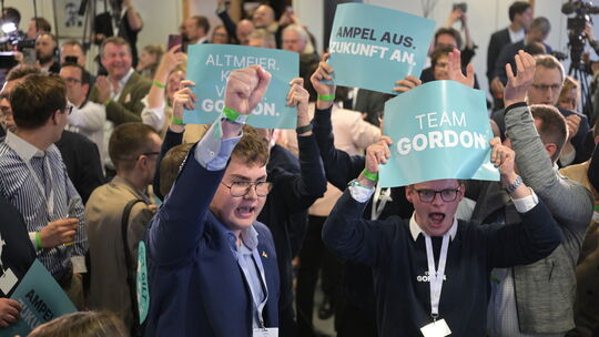 Grund zur Freude bei der CDU: Die Christdemokraten gehen als Sieger aus der Landtagswahl 2026, die vorläufigen Wahlergebnisse st