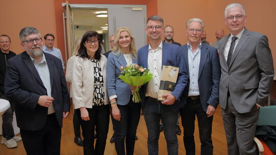 Grund zur Freude hat die Cochem-Zeller CDU am Wahlabend im Kreishaus. Jens Münster (4. von links) sichert sich klar das Direktma