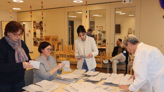 Die Stimmen sind ausgezählt, wie hier am Wahlabend im Stadteil Winzenheim - und das Wahlergebnis in Bad Kreuznach liegt genau im