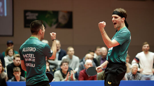 Wie kurz vor Heiligabend in eigener Halle waren es nun auch im Rückspiel in Fulda Martin Allegro (links) und Luka Mladenovic (re