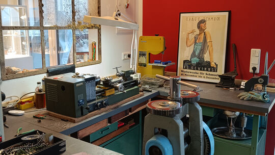 Blick in die Goldschmiedewerkstatt von Jürgen Stellwagen und Sibylle Delzeit in Herborn.