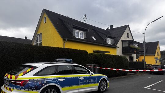 Der Angriff eines 66-Jährigen mit dem Messer auf Familienangehörige hat im September 2025 in Betzdorf große Bestürzung ausgelöst