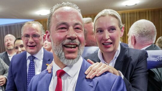 Am Sonntag kannte der Jubel bei Jan Bollinger kaum Grenzen, auch AfD-Chefin Alice Weidel ließ den RLP-Spitzenkandidaten nach erf