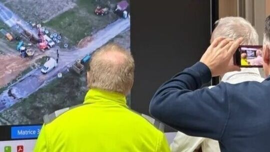 Knapp 10 Minuten hat es gedauert, um 19.15 Uhr die erleichternde Nachricht - die in einem Wohngebiet in Fürthen entdeckte Bombe Knapp 10 Minuten hat es gedauert, um 19.15 Uhr die erleichternde Nachricht - die in einem Wohngebiet in Fürthen entdeckte Bombe