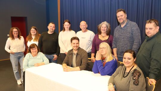 Das Ensemble der Mühlbacher bereitet drei heitere Theatertage vor.