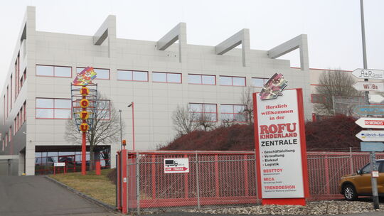 Aktuell befindet sich Rofu Kinderland mit Sitz in Hoppstädten-Weiersbach in einem Insolvenzverfahren. Ein Investor ist noch nich