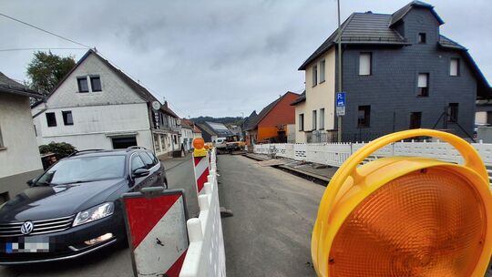 Aktuell läuft noch der Ausbau der Wasserschieder Straße, mittlerweile allerdings ohne Sperrung - auch der kann dann über die Str