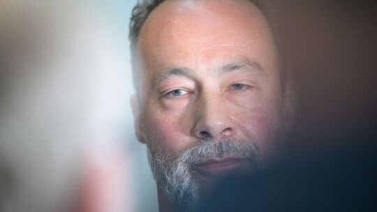 Jan Bollinger schien vor drei Tagen nach dem guten Abschneiden der AfD bei der Landtagswahl noch auf dem Höhepunkt seiner Karrie Jan Bollinger schien vor drei Tagen nach dem guten Abschneiden der AfD bei der Landtagswahl noch auf dem Höhepunkt seiner Karrie